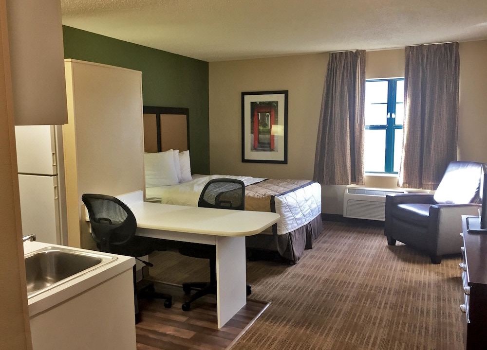 Photo of Livingroom in Akron