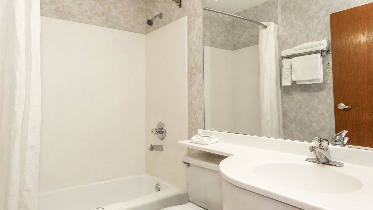Photo of Bathroom in Dry Ridge