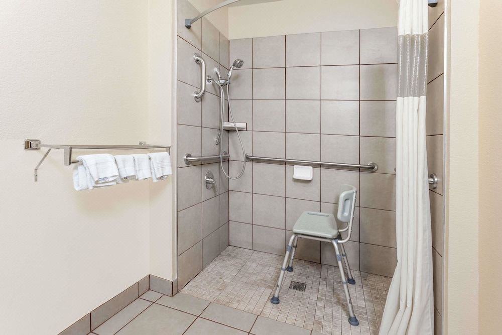 Photo of Bathroom in Imlay City