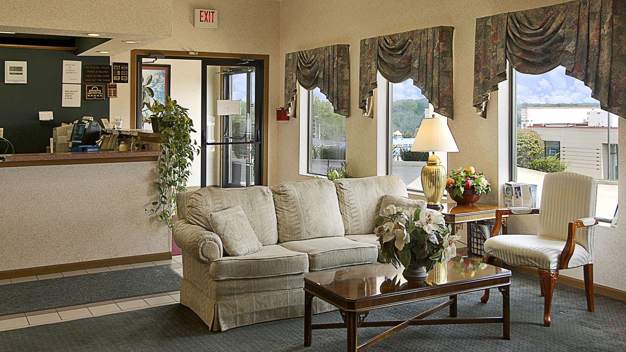 Photo of Livingroom in Hillsboro