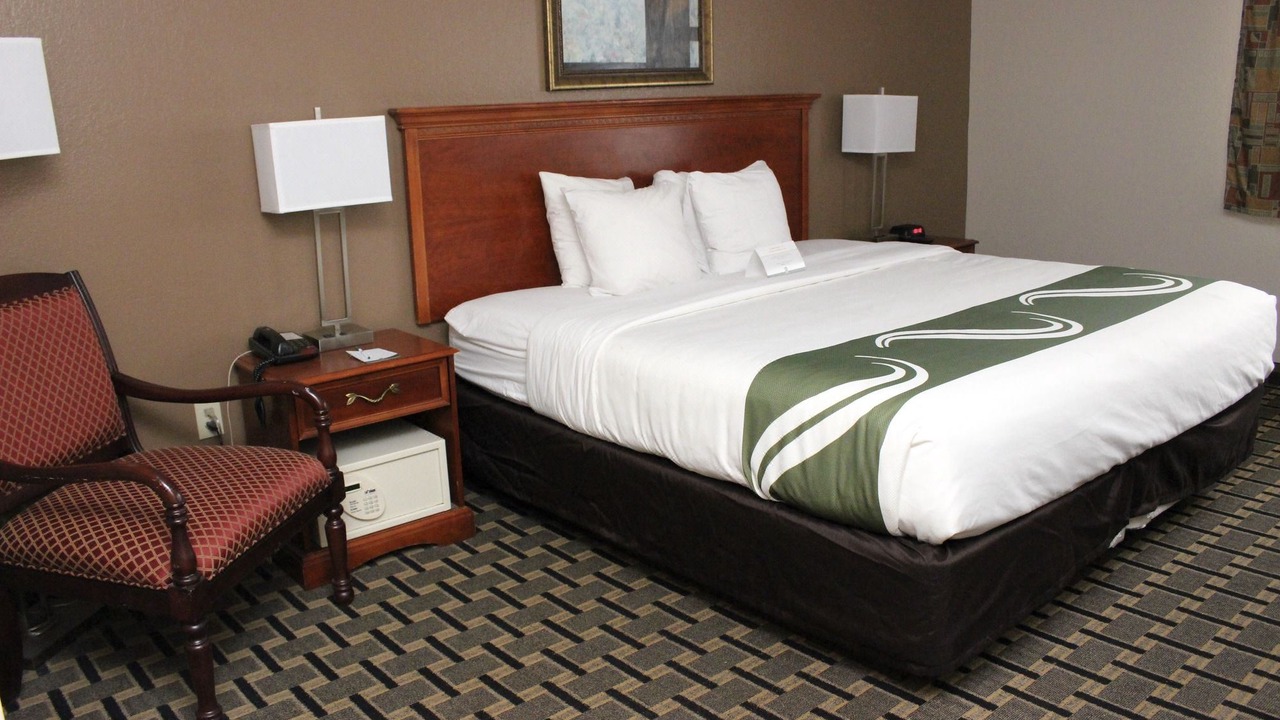 Photo of Bedroom in Romulus
