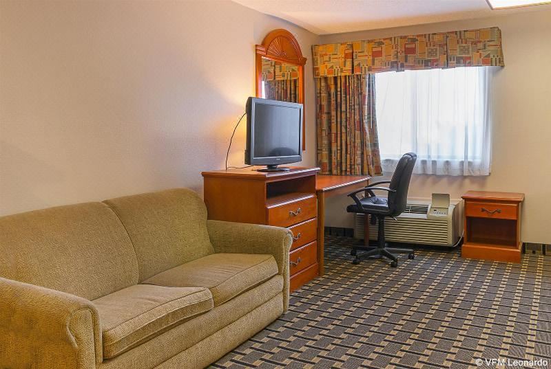 Photo of Livingroom in Romulus
