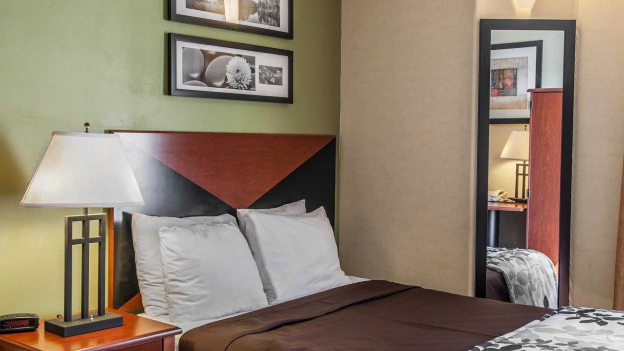 Photo of Bedroom in Urbana