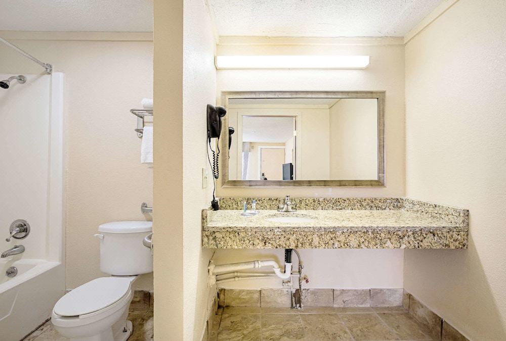 Photo of Bathroom in Romulus