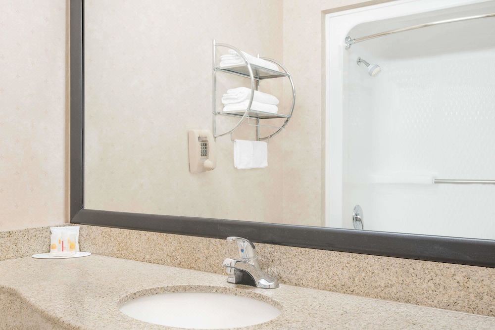 Photo of Bathroom in Dumas