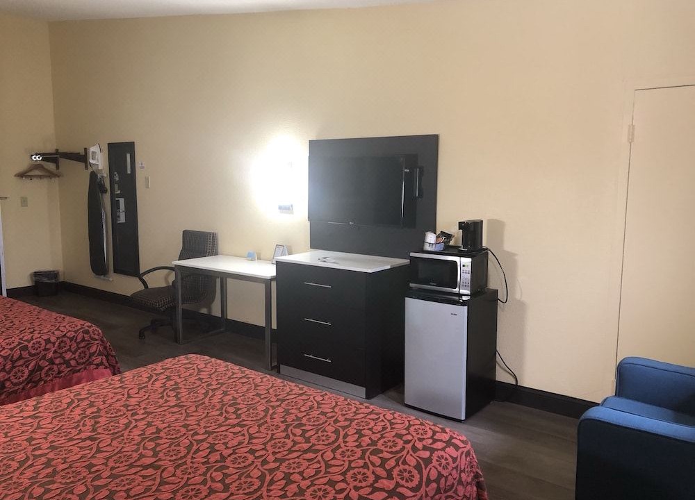 Photo of Livingroom in Grove City