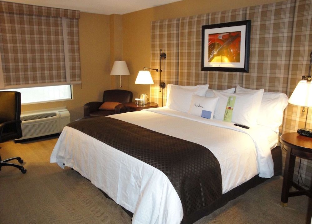Photo of Bedroom in Mount Saint Joseph