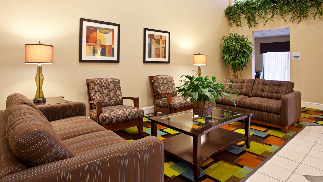 Photo of Livingroom in Wadsworth