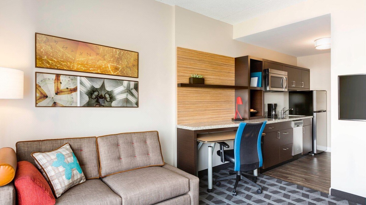 Photo of Livingroom in Forest Hills