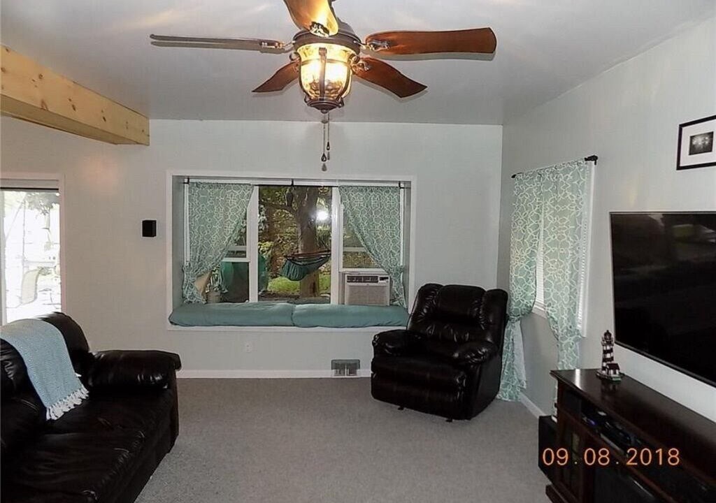 Photo of Livingroom in Geneseo