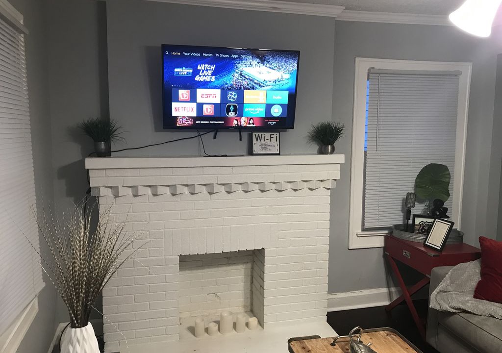 Photo of Livingroom in Near Eastside