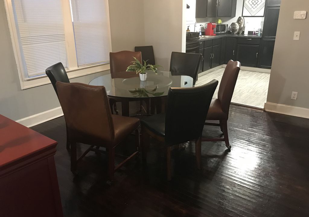 Photo of Livingroom in Near Eastside