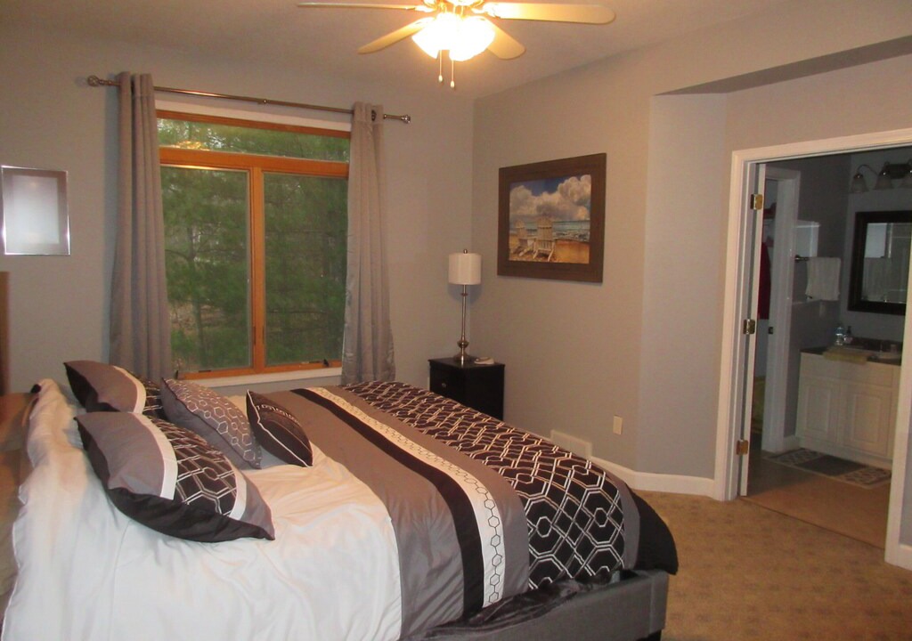 Photo of Bedroom in Lake Arrowhead