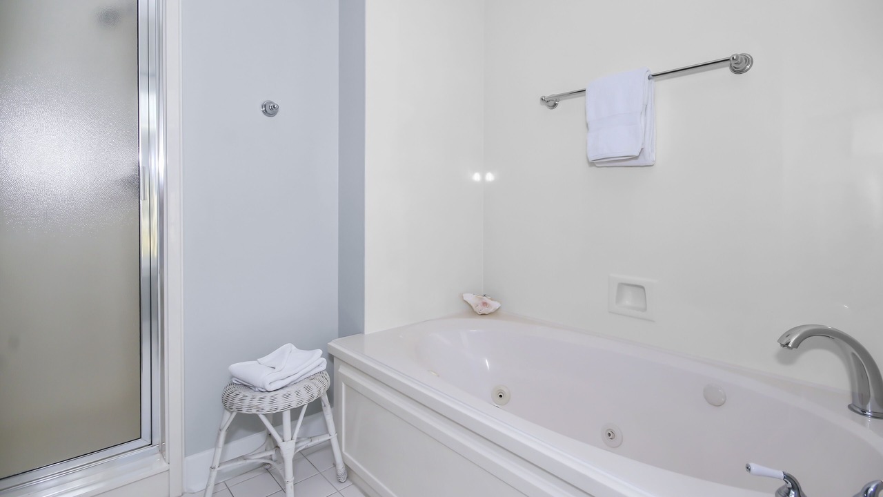 Photo of Bathroom in Beach District