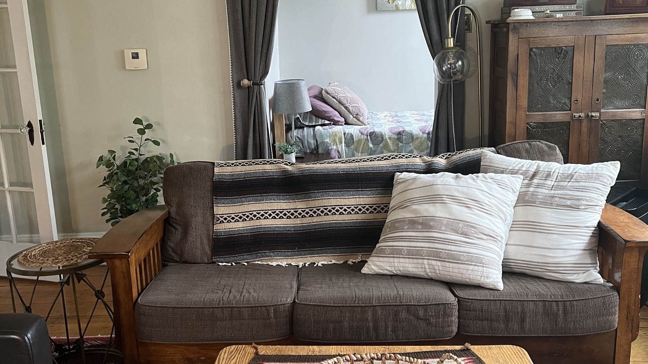 Photo of Livingroom in East Bayside