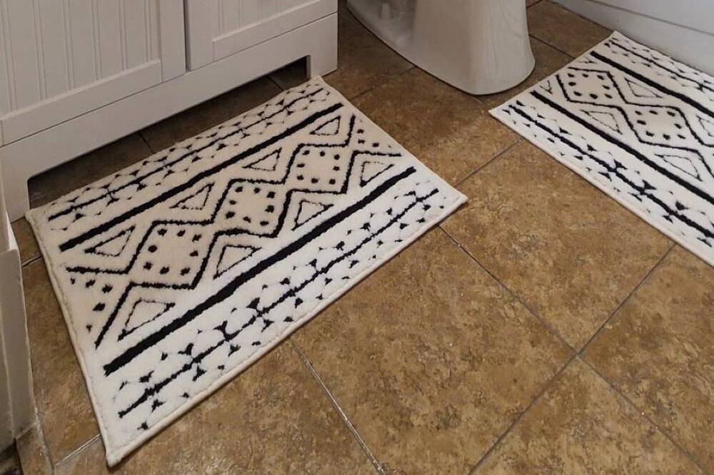 Photo of Bathroom in Glendive