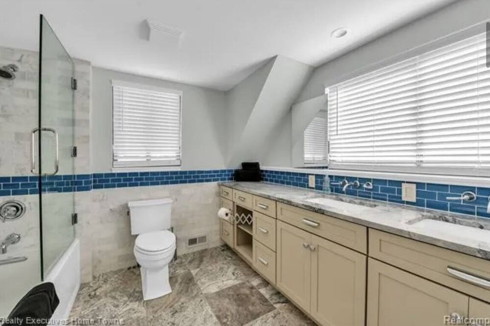 Photo of Bathroom in Port Huron