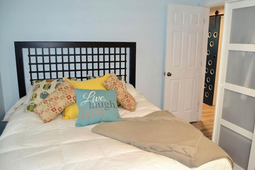 Photo of Bedroom in Higgins Lake