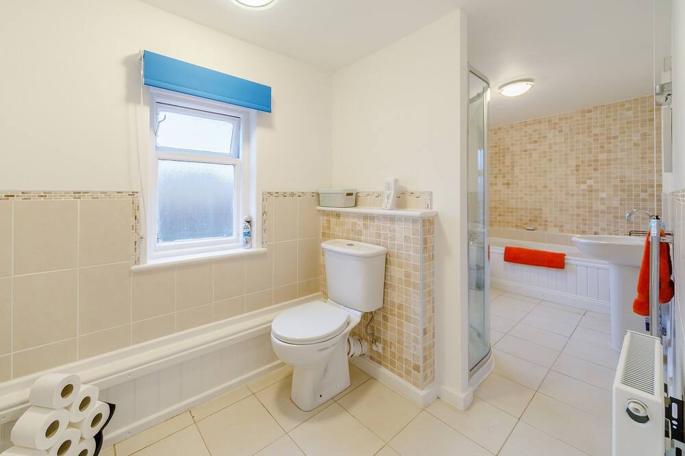 Photo of Bathroom in Ford