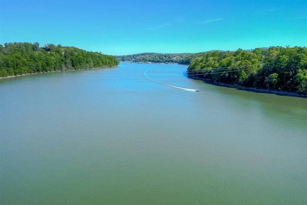 Photo of Others in Bronston