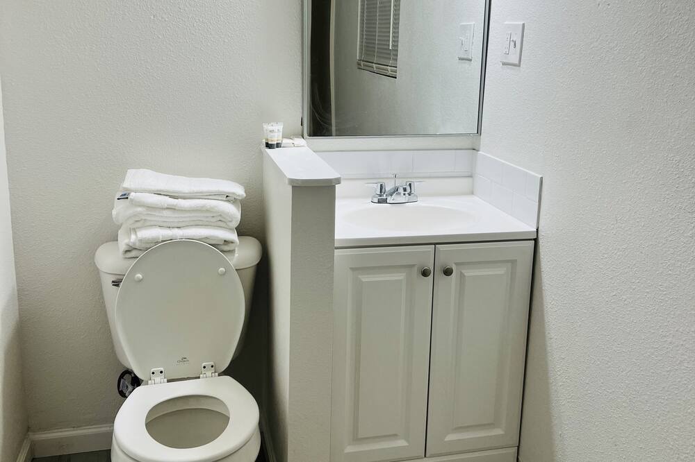 Photo of Bathroom in Kingfisher