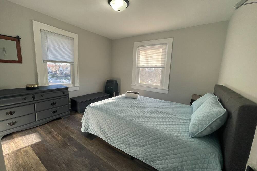 Photo of Bedroom in Near Eastside