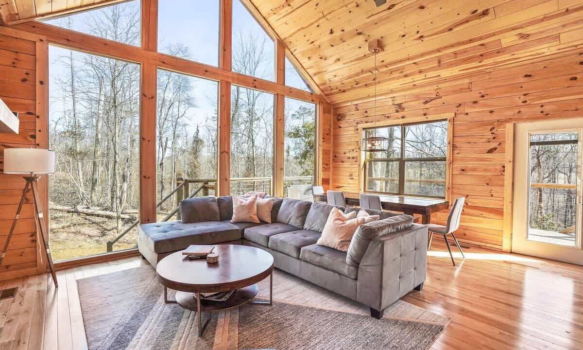 Photo of Livingroom in McArthur