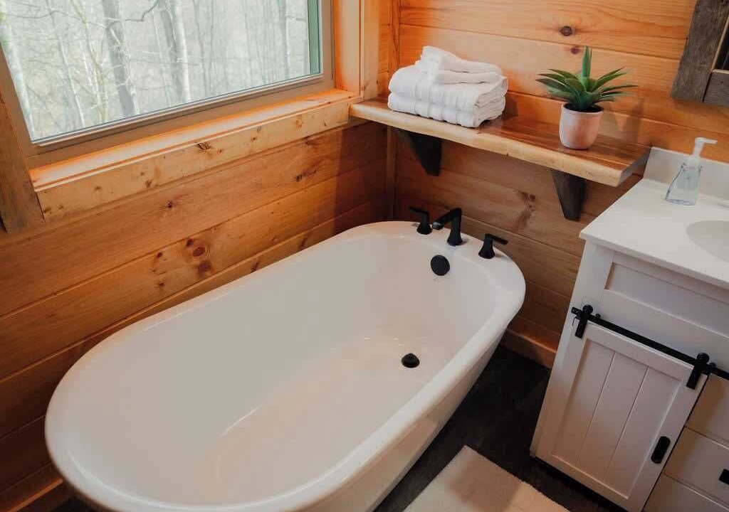 Photo of Bathroom in McArthur
