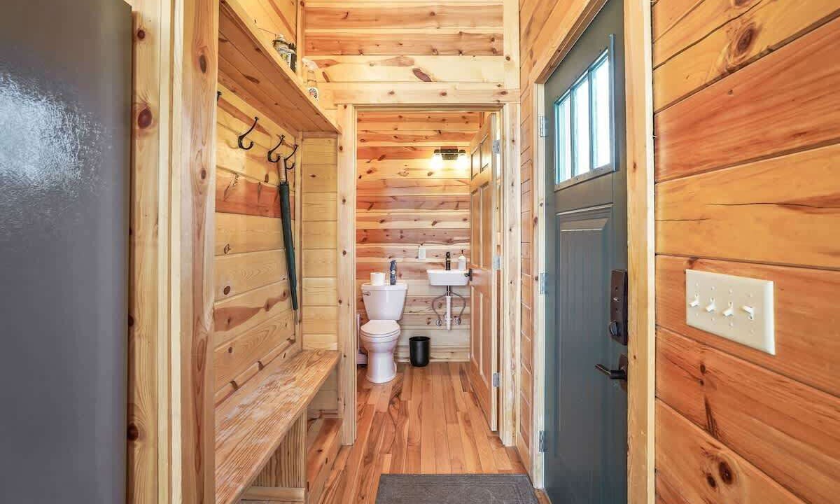 Photo of Bathroom in McArthur