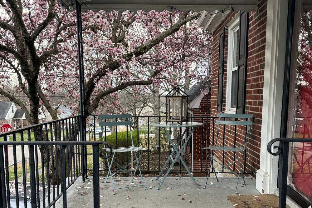 Photo of Outdoor in Roselawn Finance