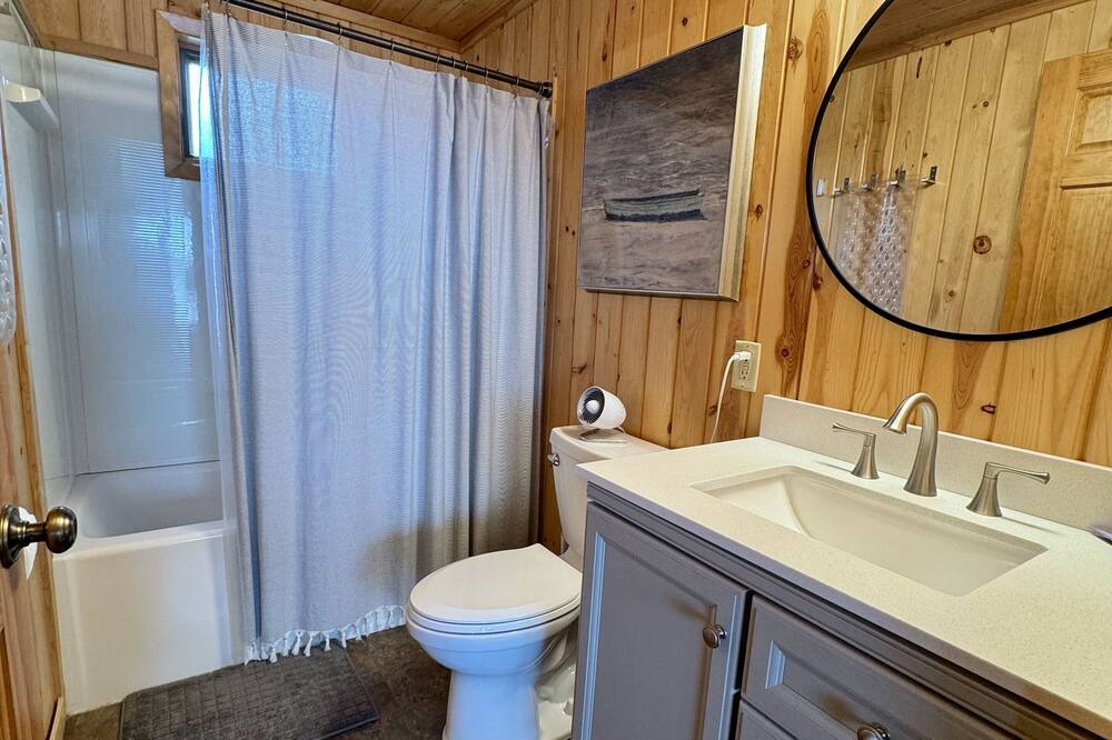Photo of Bathroom in Longville