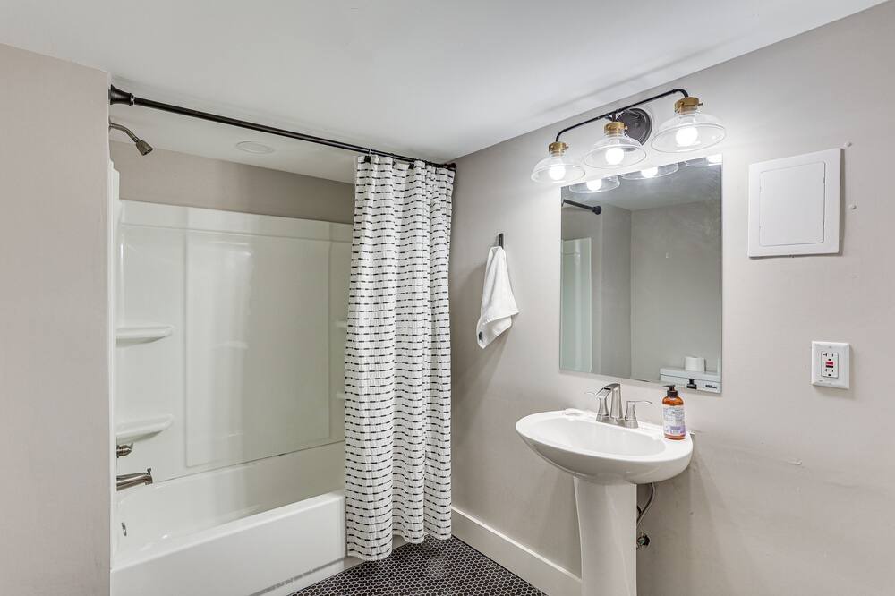 Photo of Bathroom in Shelbyville