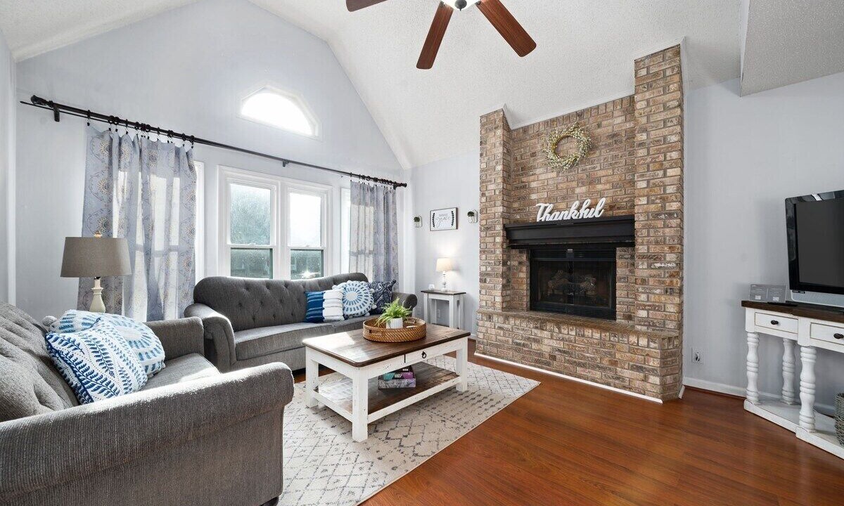 Photo of Livingroom in Clarksville