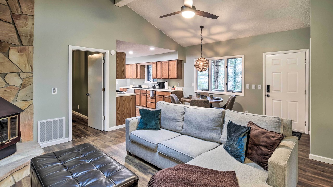 Photo of Livingroom in Welch