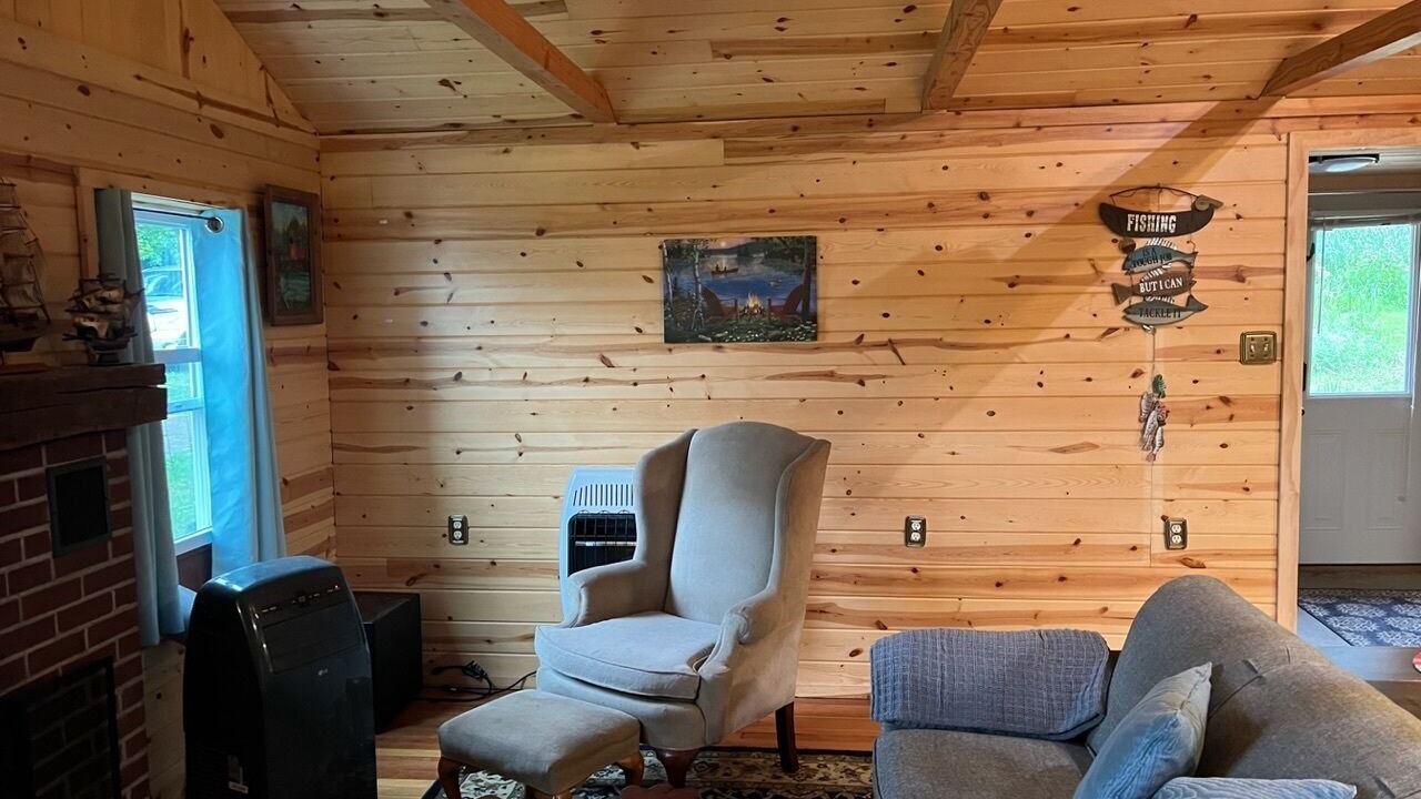 Photo of Livingroom in Solon Township