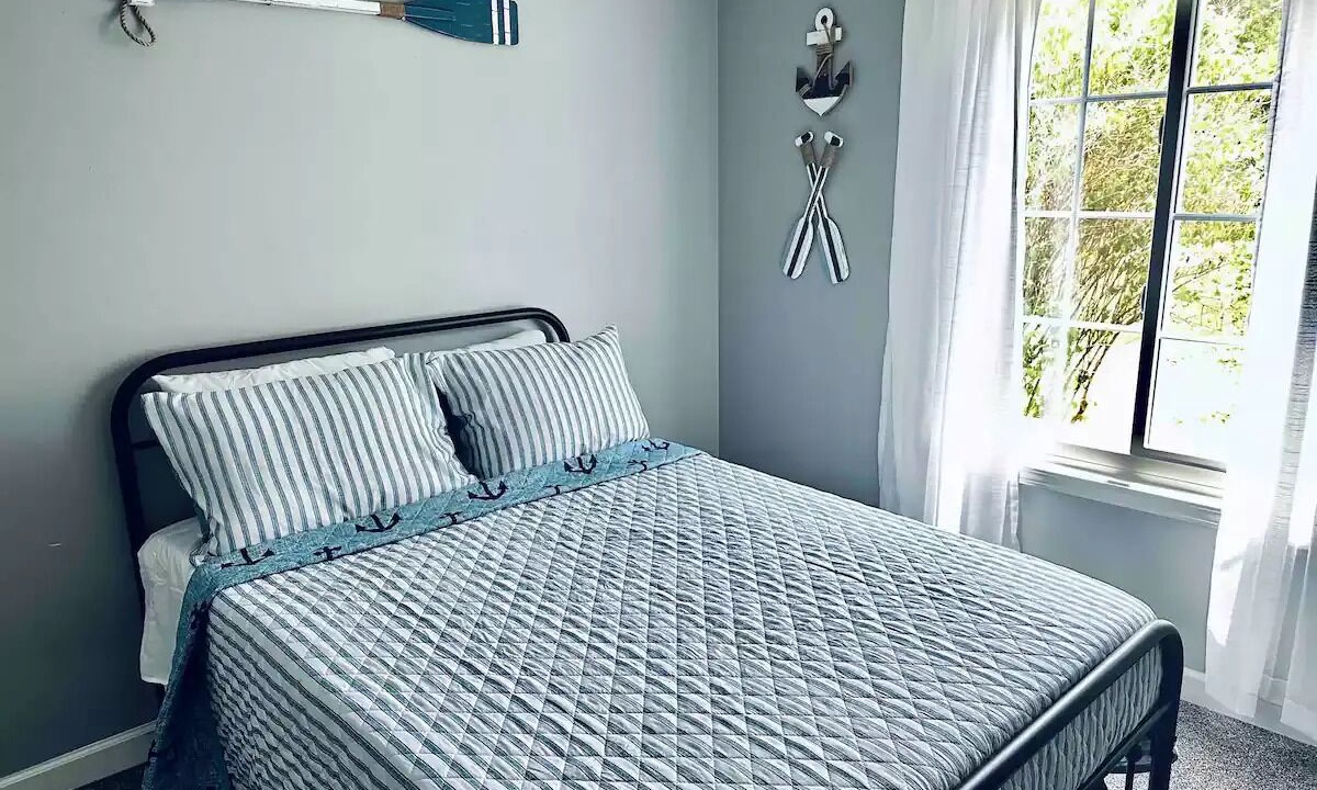 Photo of Bedroom in Spring Lake