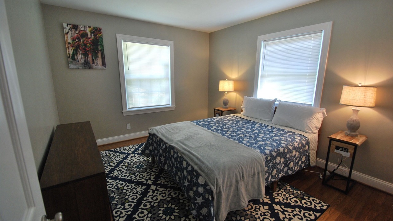Photo of Bedroom in Picadome