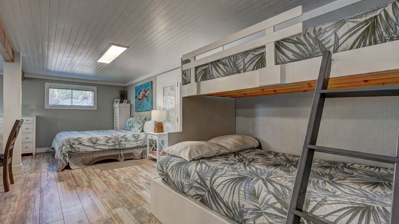 Photo of Bedroom in Seagrove Beach