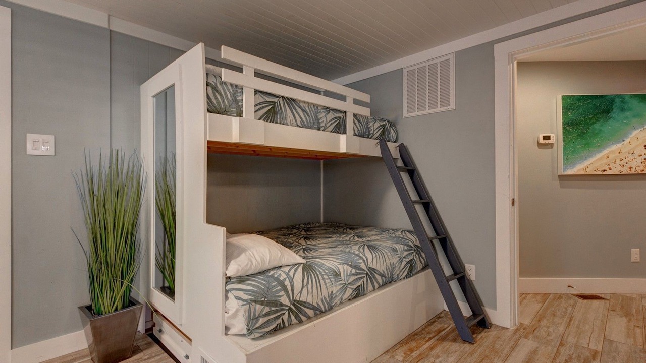 Photo of Bedroom in Seagrove Beach