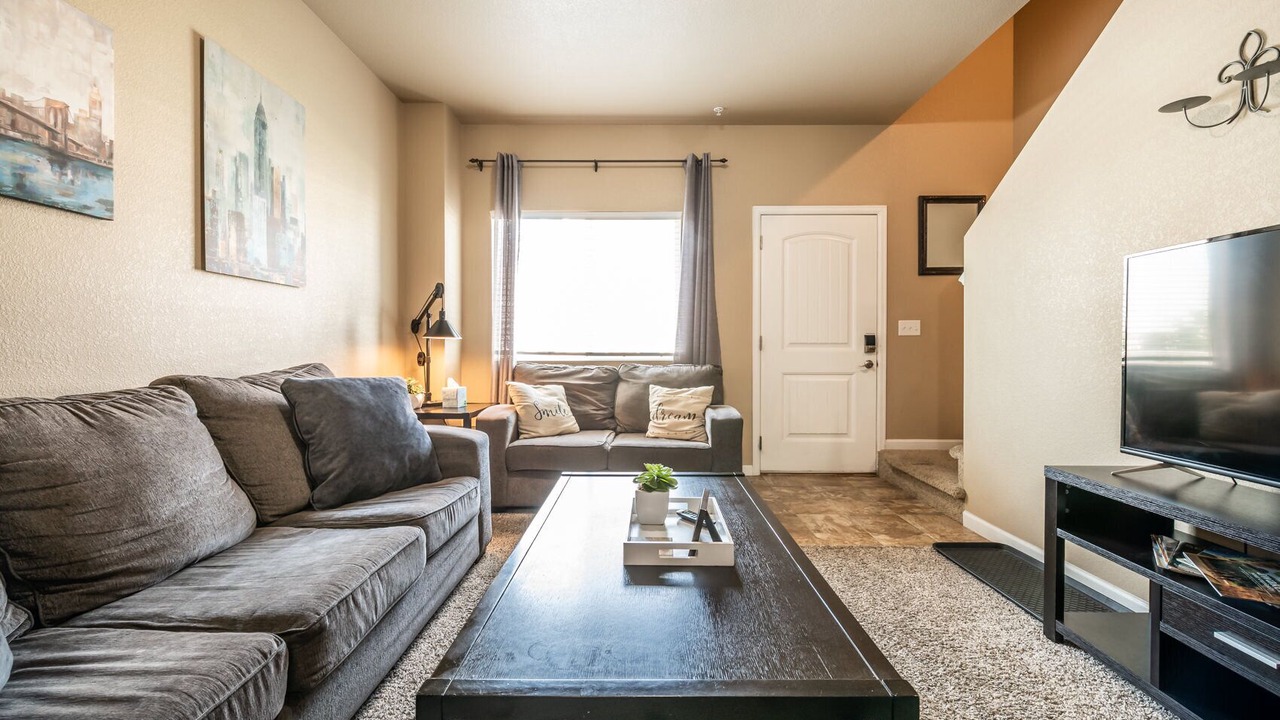 Photo of Livingroom in Security-Widefield