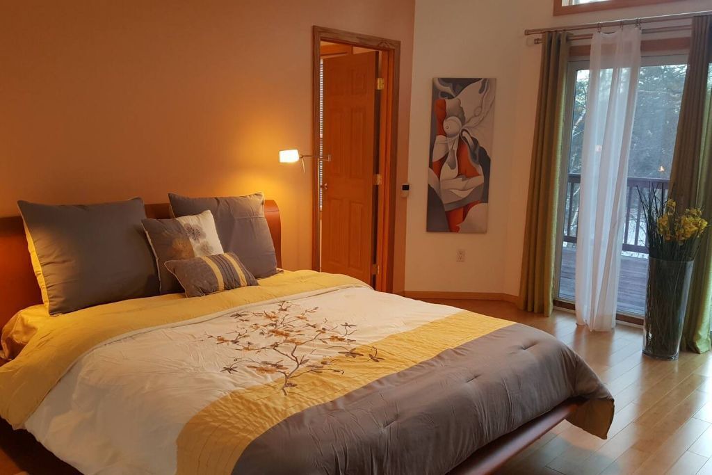 Photo of Bedroom in Lake Arrowhead