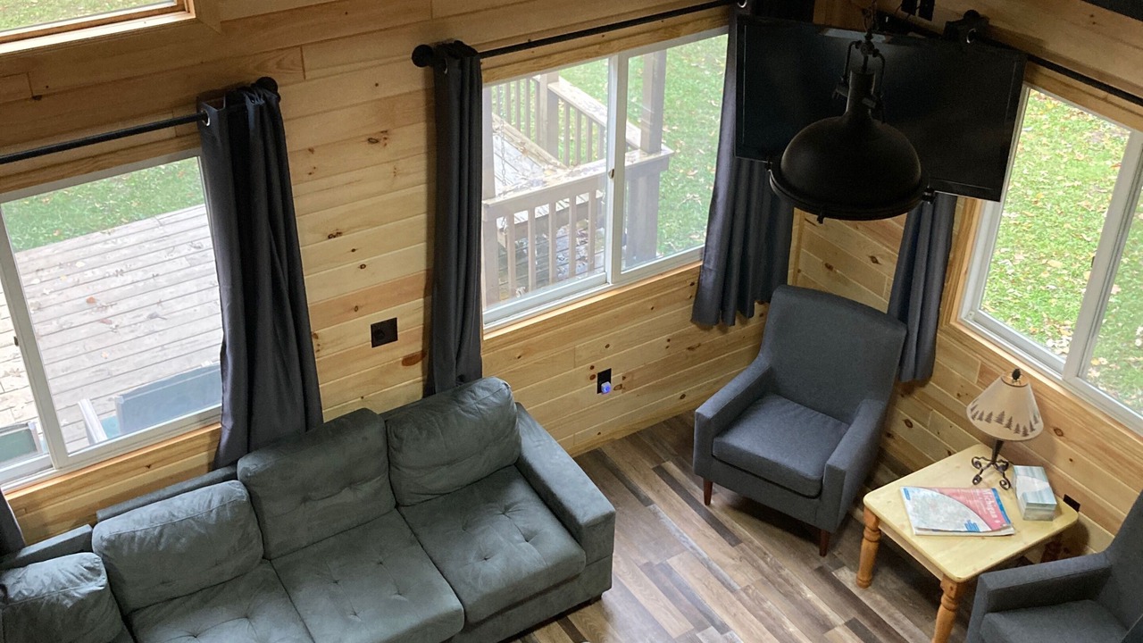 Photo of Livingroom in Evart