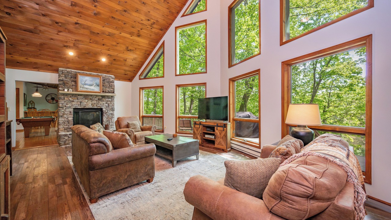 Photo of Livingroom in McHenry