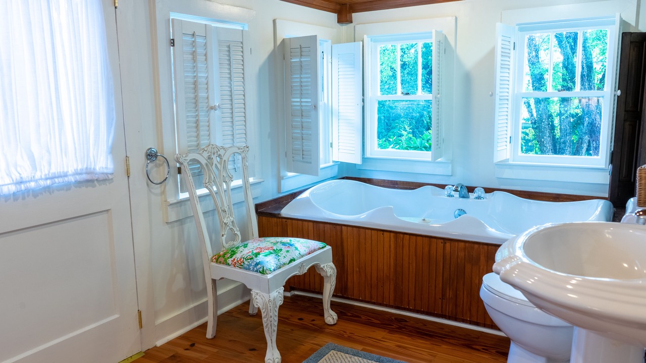 Photo of Bathroom in Bardstown