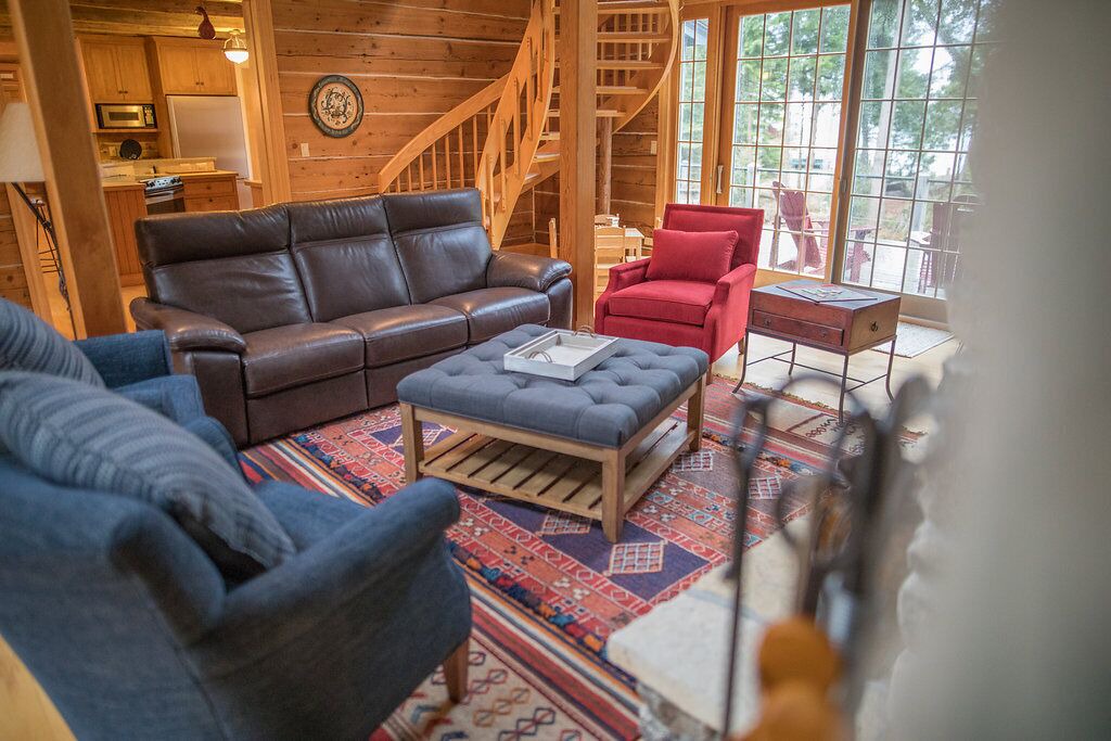 Photo of Livingroom in Rowleys Bay