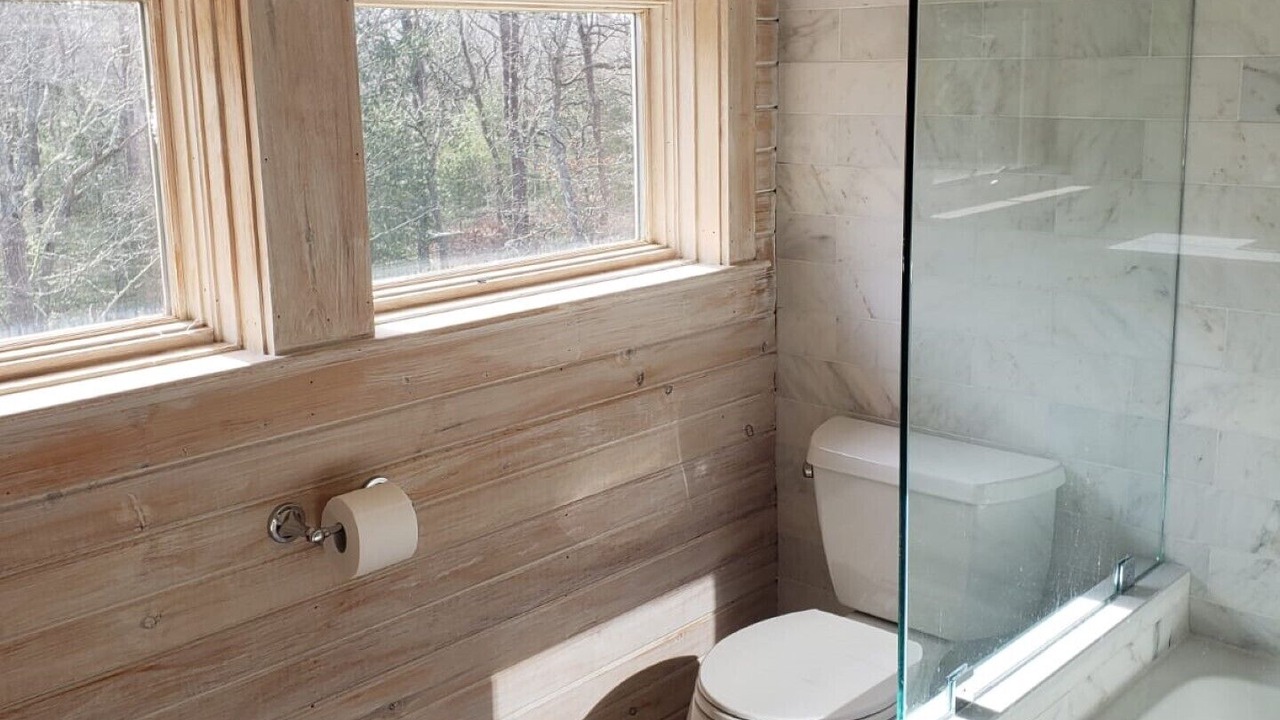 Photo of Bathroom in Kenyon