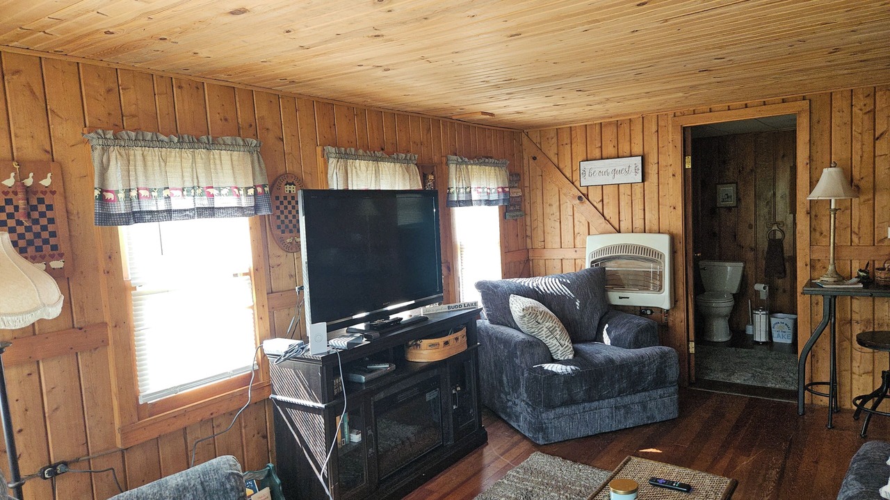 Photo of Livingroom in Harrison