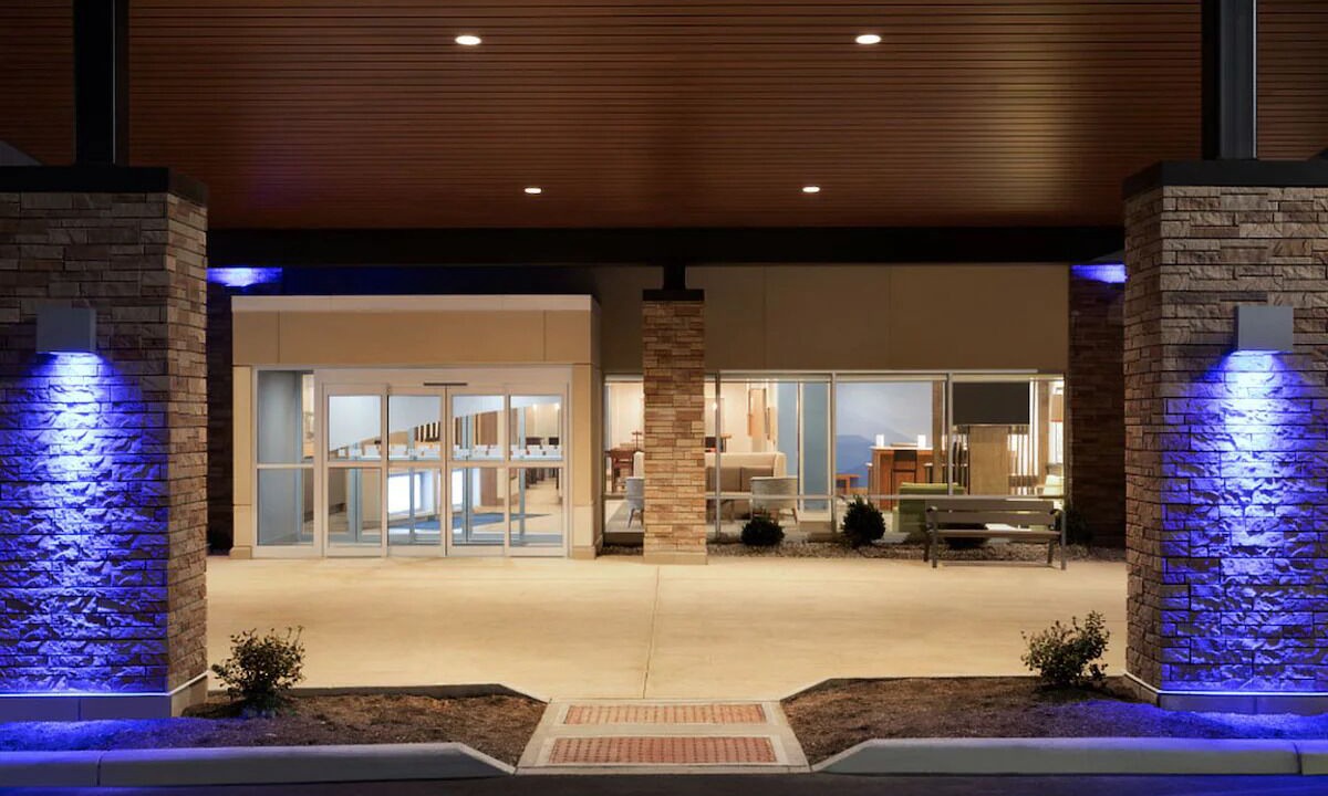 Photo of Outdoor in Roselawn Finance