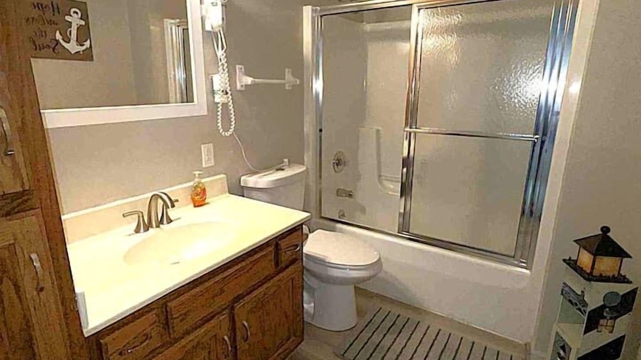 Photo of Bathroom in Kelleys Island