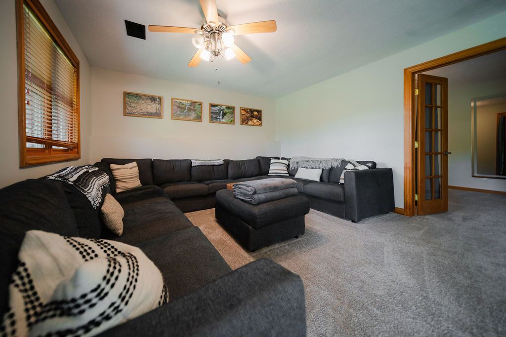 Photo of Livingroom in Logan